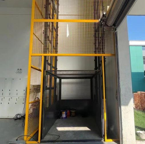 茂名导轨式升降机助力物流园破解运输难题